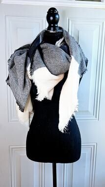 JustFab Thick Blanket Scarf Square Cream Gray Color Block Warm Cozy Comfortable